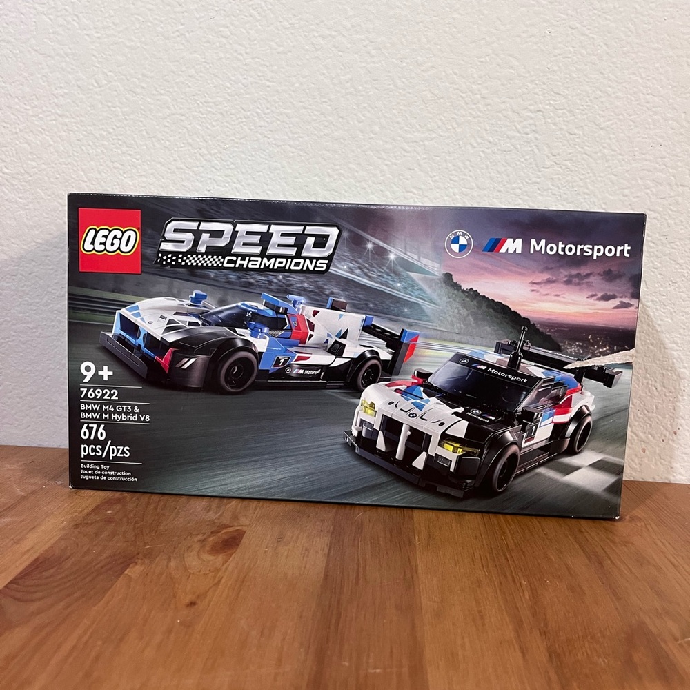 LEGO Speed Champions BMW Race Car Set - Black, White, Blue